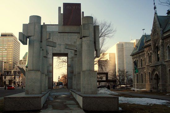 İnsan Hakları Anıtı